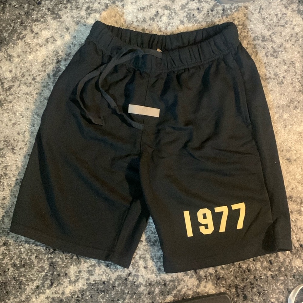 Essentials Fear of God 1977 Black Men’s Shorts size small medium  Large
